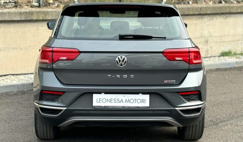 
Volkswagen T-Roc completo									