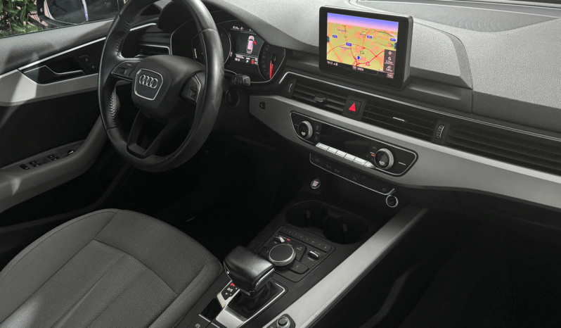 
AUDI A4 completo									