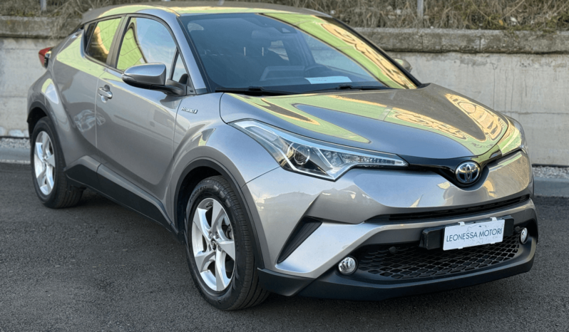 
TOYOTA C-HR completo									